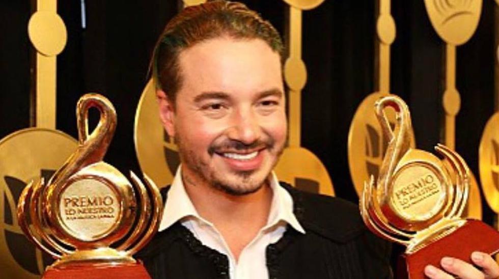 Premios Lo Nuestro. J Balvin gan&oacute; premios Artista del a&ntilde;o general y Artista masculino del a&ntilde;o. (Foto: AP)