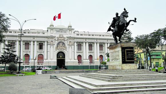 La propuesta legislativa plantea modificar los artículos 20° y 34° del Reglamento del Congreso para impedir que parlamentarios investigados por terrorismo no puedan integrar comisiones de Inteligencia y de Defensa. (Foto: GEC)