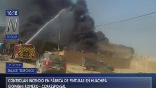 Huachipa: incendio en fábrica de pinturas movilizó a 15 unidades de bomberos