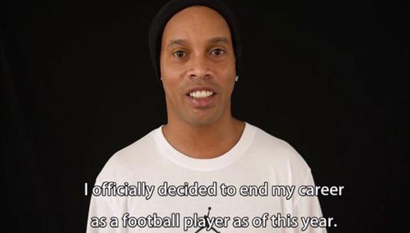 Ronaldinho deja el fútbol este año y su emotivo mensaje en video se ha convertido en tendencia en Facebook e Instagram.