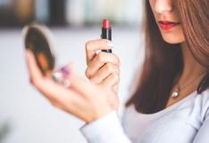 Sustancias en cosméticos pueden provocar infertilidad y cáncer de mamá, según estudio 