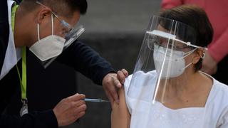 México: enfermera de 59 años, primera latinoamericana con vacuna contra el coronavirus de Pfizer 
