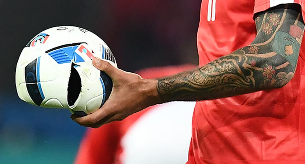 Un hecho inédito sucedió en el partido Francia vs Suiza, en el cierre del Grupo A de la Eurocopa. El balón no aguantó la dureza del encuentro y se reventó. (Foto: AFP)
