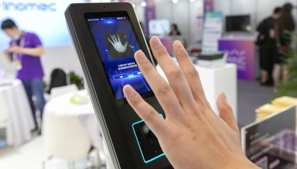 Los escáneres reconocen a una persona por el distintivo entramado de venas dentro de su mano. (Foto: BBC)