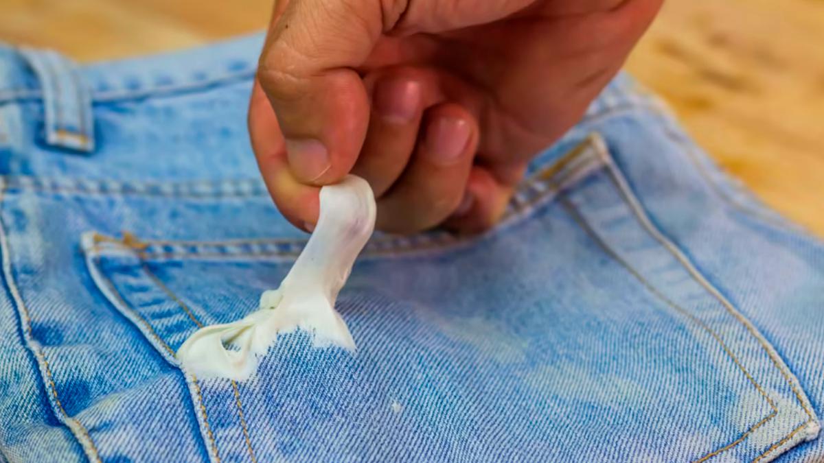 La forma correcta quitar el pegado de tu ropa | RESPUESTAS |