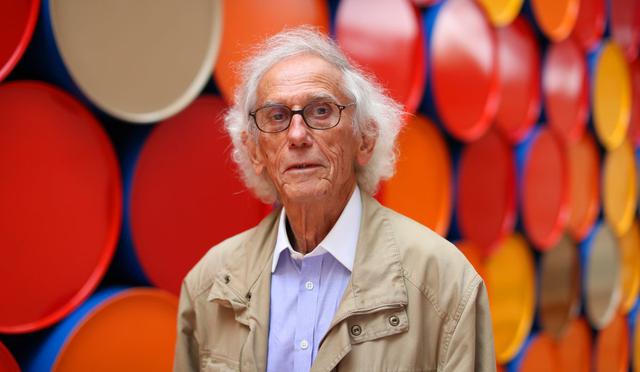 El artista plástico Christo falleció a los 82 años en su casa en Nueva York, Estados Unidos. (AFP).