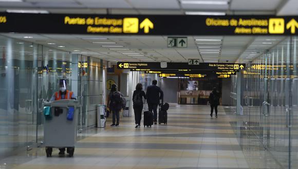 El Ejecutivo limitó el tránsito aéreo desde Brasil. (Foto: Hugo Pérez | GEC)