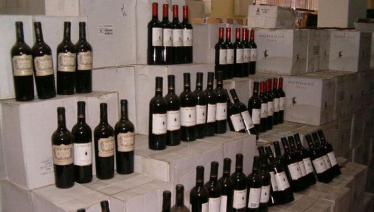 Hallan más de 3.200 botellas de vino en locales no autorizados