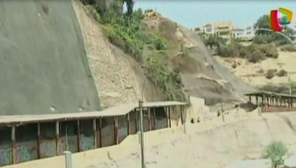 Costa Verde: roca que causó vuelco cayó de lugar sin geomallas