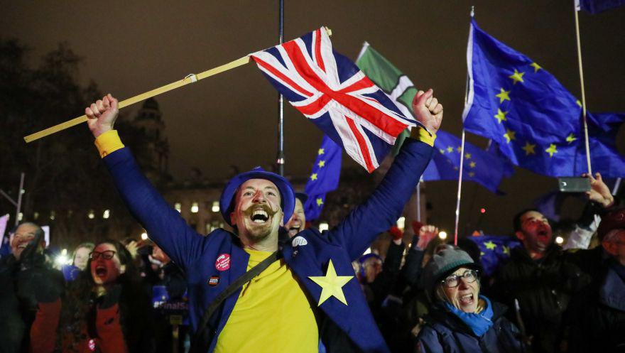 Brexit: Las fotos de la celebración de quienes se oponían al acuerdo de la separación de Reino Unido de la Unión Europea propuesto por Theresa May. (Bloomberg)