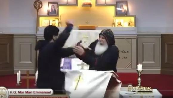 Australia: un sacerdote y varios feligreses son apuñalados durante una misa en Sídney que se transmitía en vivo. (Captura de video).