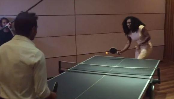 Serena Williams y Wawrinka en gran duelo de ping pong [VIDEO]