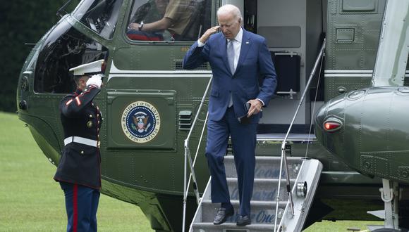 El presidente de los Estados Unidos, Joe Biden, regresa a la Casa Blanca luego de dirigirse a la 29ª Convención Constitucional Cuatrienal de la AFL-CIO en Filadelfia, Pensilvania, en Washington, DC. (EFE/EPA/Chris Kleponis)
