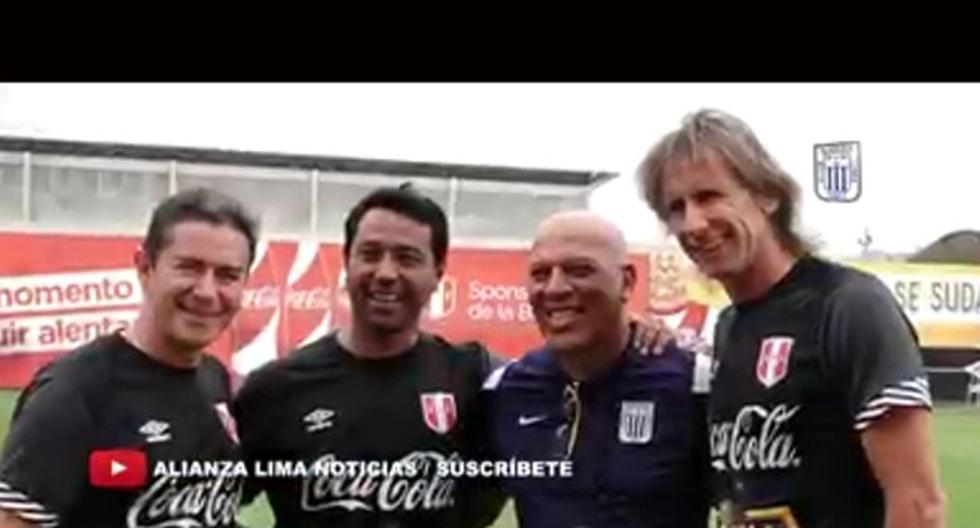 Ricardo Gareca estuvo en prácticas de Alianza Lima y charló con Roberto Mosquera. (Video: Facebook Alianza Lima)