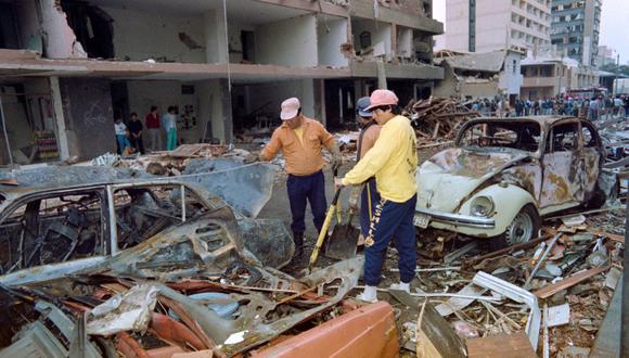 COSTO SOCIAL. El periodo entre 1987 y 1993, con el terrorismo y la hiperinflación descontrolados, es uno de los más devastadores de nuestra historia reciente. “Cambiaron al país por completo”, dice el historiador José Ragas. (Foto: Archivo El Comercio)