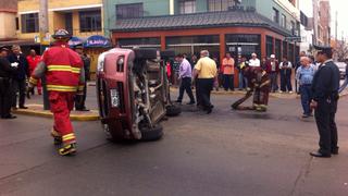 Choferes se estrellan en la avenida Sucre pero salen ilesos