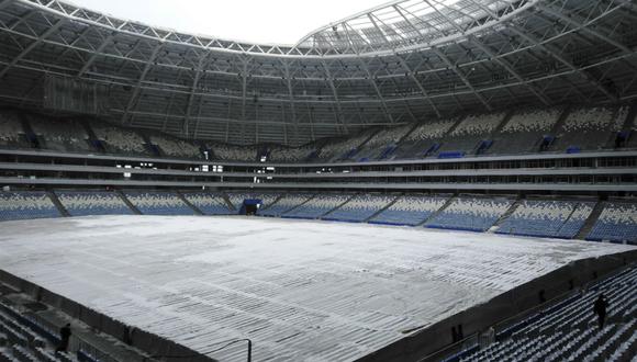 El estadio de Samara todavía no tiene terminado el campo de juego. (Foto: AP)