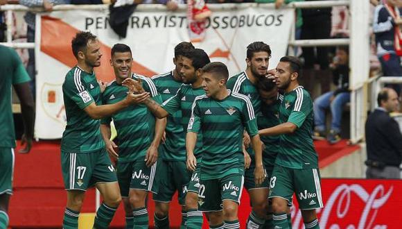 Sin Vargas, Real Betis ganó 2-0 al Rayo Vallecano por Liga BBVA