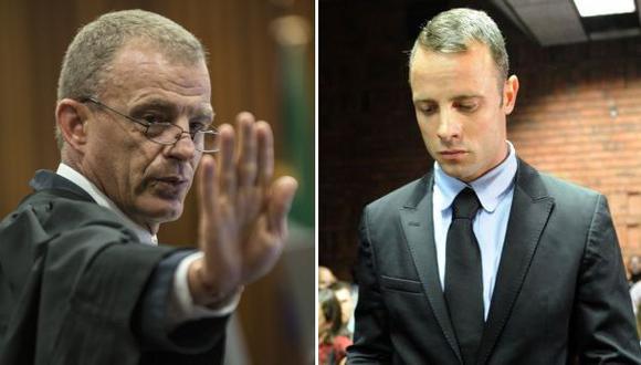El fiscal que quiere ver a Pistorius otra vez en la cárcel