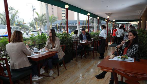 El Gobierno levantó las restricciones para los restaurantes grandes. (Foto: GEC)