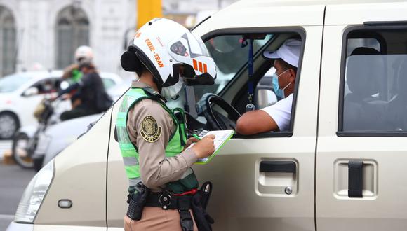 Transitar por la vía pública durante la inmovilización social obligatoria por el coronavirus, corresponde a una multa de S/440. (Imagen referencial: GEC)