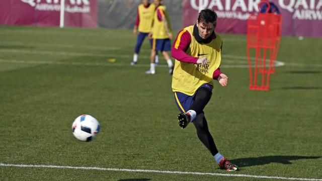 Lionel Messi no entrenó hoy y mañana será operado - 2
