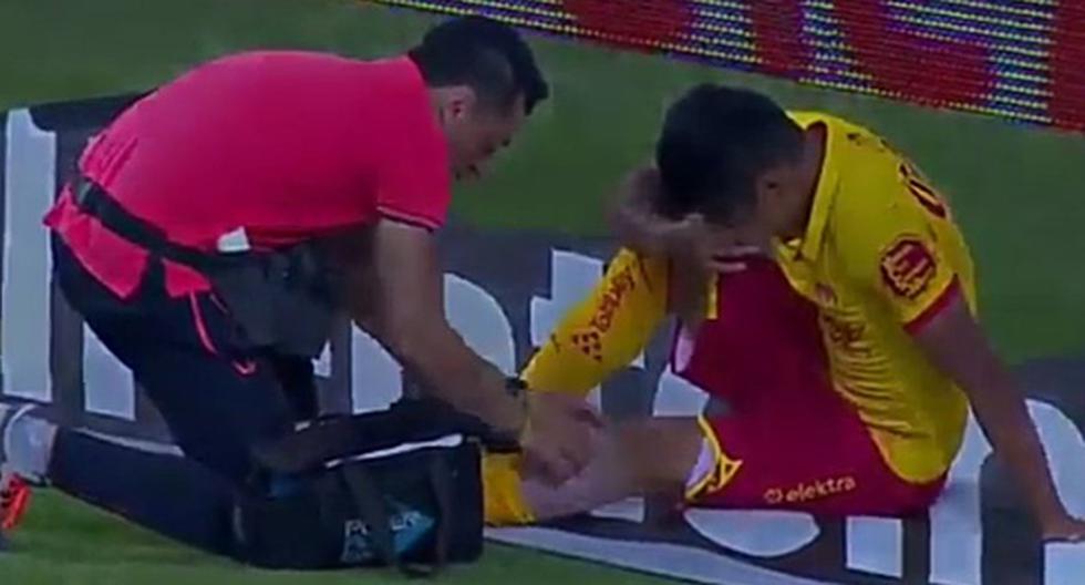 Raúl Ruidíaz se cayó en el área cuando disputaba un balón dividido y no pudo volver a ponerse de pie. (Video: YouTube)