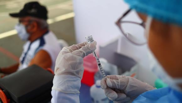 El Perú recibió este lunes, 17 de mayo, un lote de 350.000 dosis de la vacuna contra el COVID-19 desarrollada por el laboratorio Pfizer. Foto: Archivo de GEC