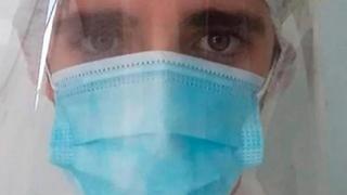 Engañó a todos: el falso médico que pasó de héroe a ser señalado de homicidio