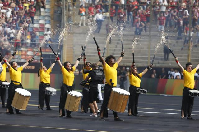 Bailarines y músicos ofrecieron un espectáculo aparte. (Foto: El Comercio / Violeta Ayasta)