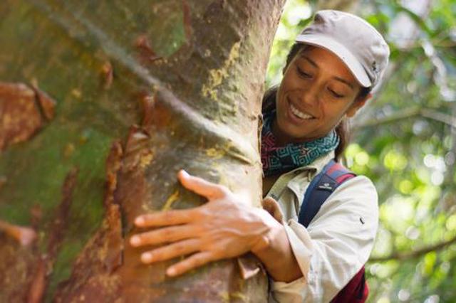 La directora ejecutiva de la Asociación para la Resiliencia para el Bosque Amazónico (Arbio), recibió el premio Jane Goodall en Nepal.(Foto: Arbio)