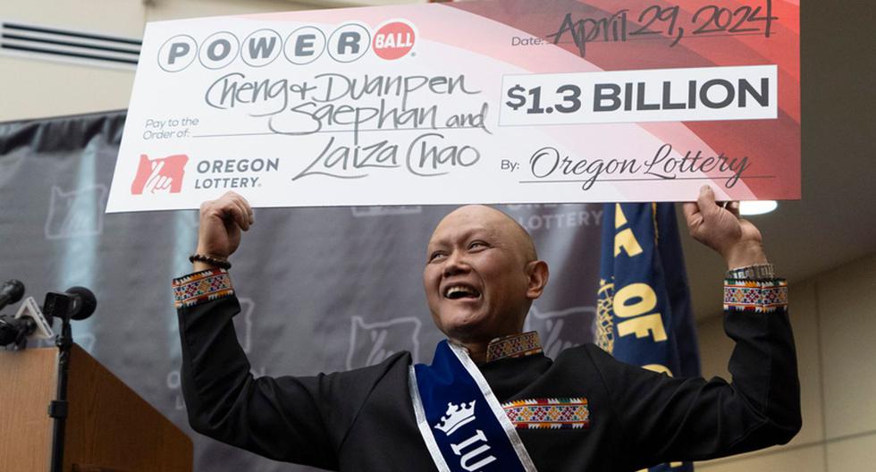 Cheng Saephan ganó 1.300 millones de dólares en la lotería Powerball en Estados Unidos. (Foto: Jenny Kane / AP).
