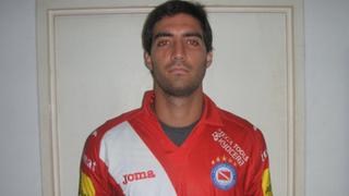 Gianmarco Gambetta posó con la camiseta de Argentinos Juniors
