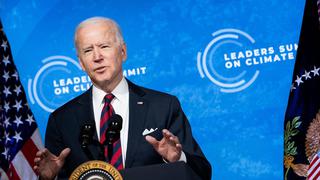 Biden aumenta el salario mínimo de los trabajadores subcontratados por el gobierno de Estados Unidos