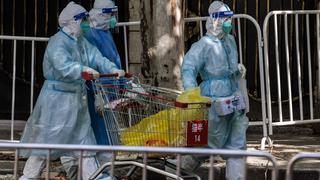 Doce nuevas muertes por coronavirus en Shanghái, cuyos vecinos protestan en redes