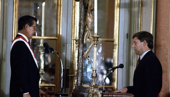 Una imagen del expresidente de la República Alberto Fujimori, hoy en prisión, durante la juramentación de Carlos Boloña Behr como ministro de Economía; el 15 de febrero de 1991. (Foto: Archivo El Comercio)