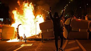 Vandalismo en las protestas en Barcelona contra encarcelamiento de rapero | FOTOS