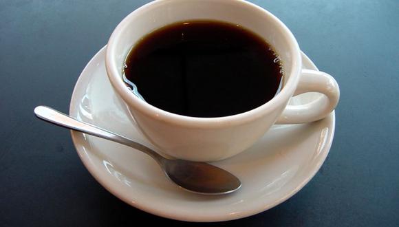 Hay gente que dice poder tomar una taza de café en la noche sin afectar su sueño. (Foto: Julius Schorzman/Wikipedia)