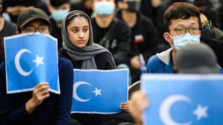 Llevar barba, velo o navegar por internet: los motivos por los que China detiene a uigures musulmanes
