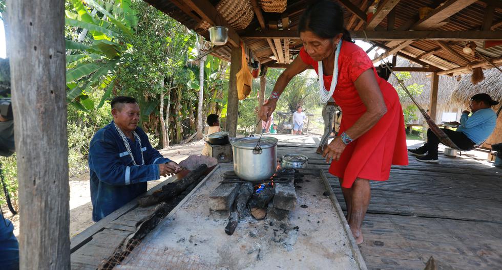 Los miembros de las comunidades indígenas de Purús deben viajar  por río durante semanas para poder llegar a la ciudad de Pucallpa. (Foto: Antonio Álvarez Ferrando/El Comercio)