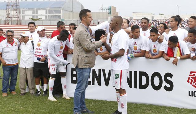 Celebración de Atlético Grau y Deportivo Llacuabamba por el ascenso a primera división. (Fotos: Violeta Ayasta / GEC)