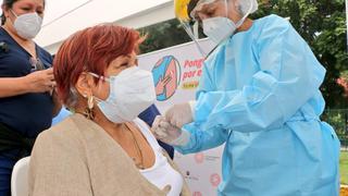 Arequipa: continúa vacunación de ciudadanos residentes de 48 y 49 años con escasa asistencia de público