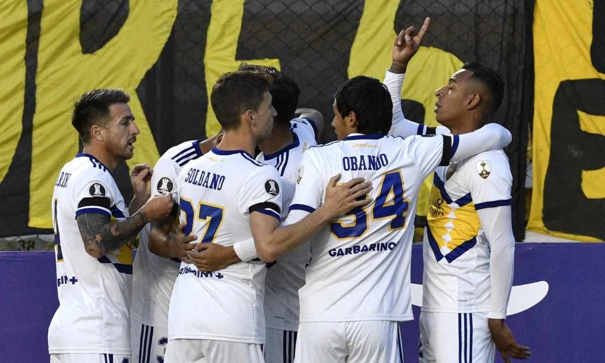 Boca Juniors y The Strongest se enfrentaron en La Paz | Foto: EFE