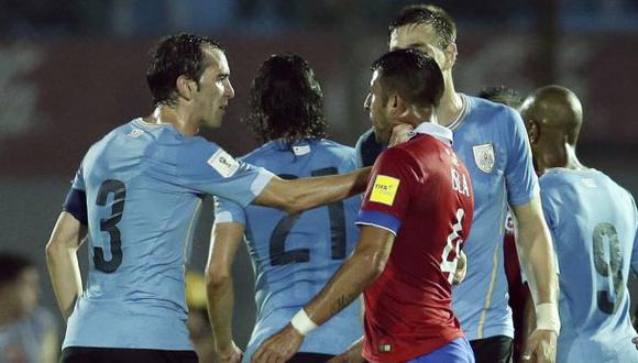 Selección de Chile es víctima de burlas de hinchas uruguayos