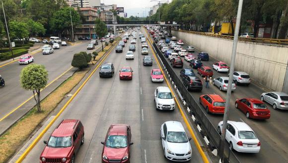 Conoce cómo funciona el programa denominado como "Hoy No Circula" en CDMX y Edomex, y qué tipo de vehículos no podrán circular en delegaciones y municipios aztecas durante el cuarto sábado de marzo. (Foto: Getty Images)