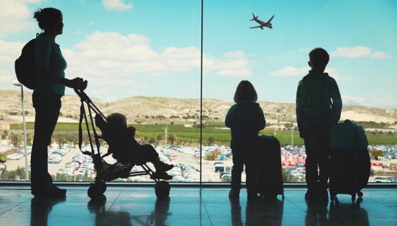 Los viajes fortalecen los vínculos entre los miembros de la familia. (Foto: Shutterstock)