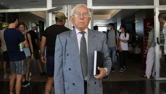 La historia de Osvaldo Ojeda, el argentino que se recibió de abogado a los 83 años. (Foto: captura / TN)