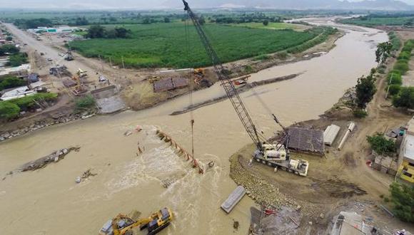 Comenzó instalación de puente que unirá Trujillo con Lima