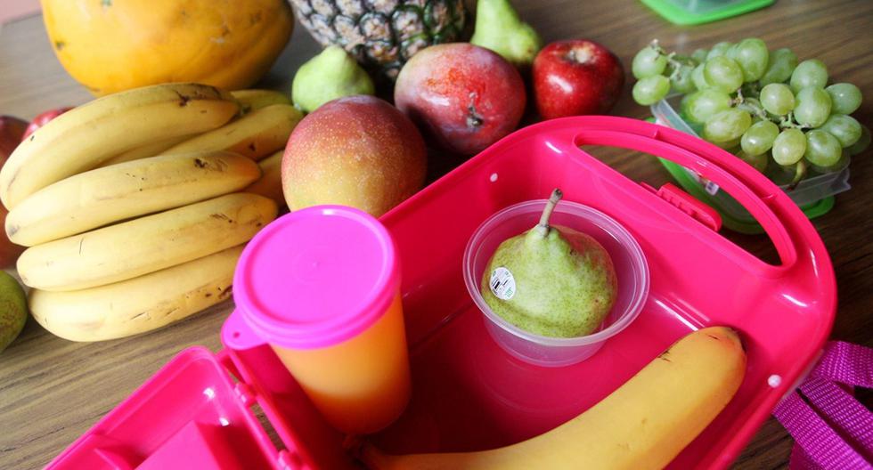 Es recomendable preparar la lonchera mientras el escolar va tomando el desayuno, pues los alimentos pueden soportar hasta 4 horas sin refrigeración. (Foto: Martín Herrera)