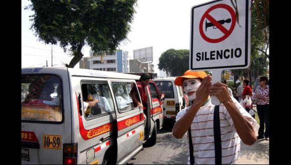 La falta de cultura vial y la leve sanción hacen que el uso excesivo de la bocina sea común. (Foto: Archivo El Comercio)